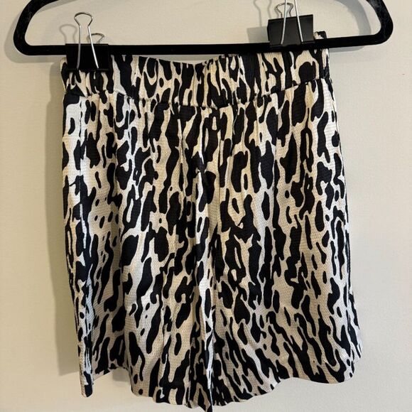 Beymen Club Women's Silky Black and White Shorts Size 4 - Picture 2 of 5